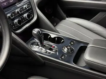 BENTLEY Bentayga V8 EWB BLACKLINE PANO NAIM 22  FULL PPF