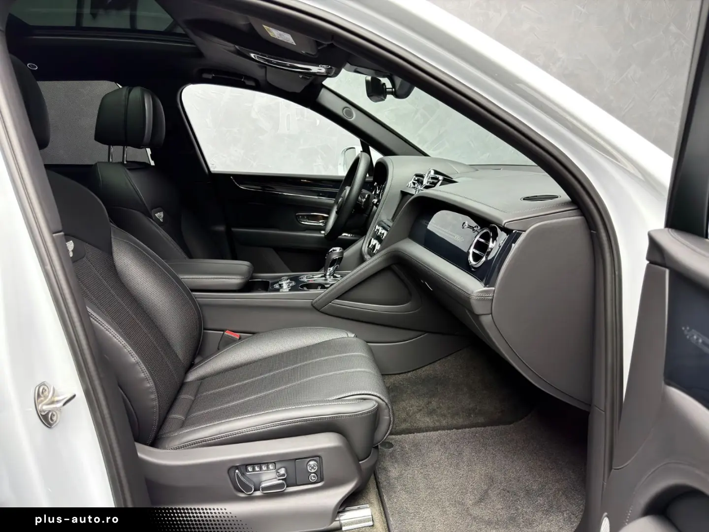 BENTLEY Bentayga V8 EWB BLACKLINE PANO NAIM 22  FULL PPF