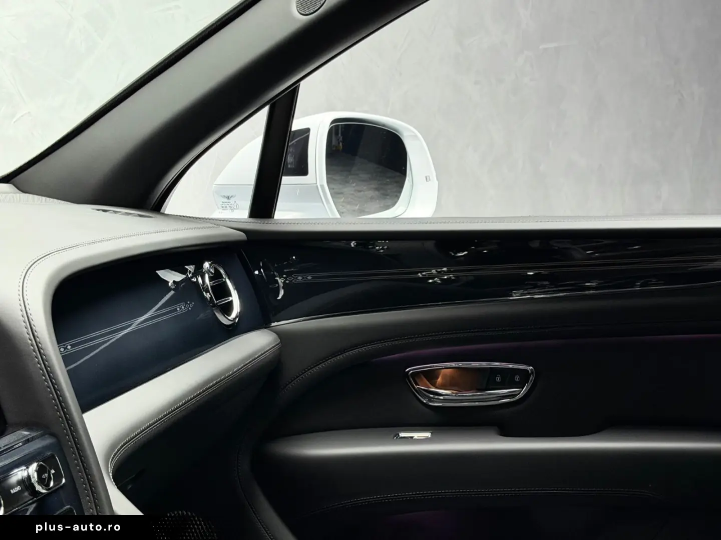 BENTLEY Bentayga V8 EWB BLACKLINE PANO NAIM 22  FULL PPF