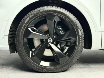 BENTLEY Bentayga V8 EWB BLACKLINE PANO NAIM 22  FULL PPF