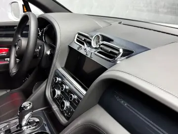 BENTLEY Bentayga V8 EWB BLACKLINE PANO NAIM 22  FULL PPF