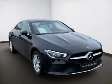 MERCEDES-BENZ CLA 180 d Coupé Ambi MBUX Progressive CarPlay