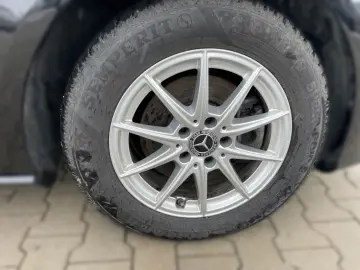 MERCEDES-BENZ CLA 180 d Coupé Ambi MBUX Progressive CarPlay