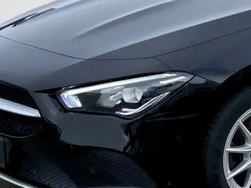 MERCEDES-BENZ CLA 180 d Coupé Ambi MBUX Progressive CarPlay
