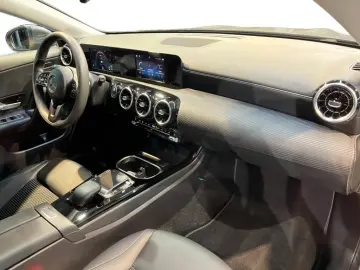 MERCEDES-BENZ CLA 250 e Coupe MBUX Cam Navi AUT PTS SHZ