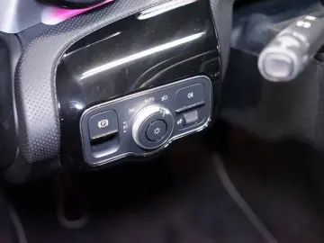 MERCEDES-BENZ CLA 250 e Edition AMG Line LED Navi SHZ Temp