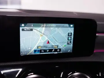 MERCEDES-BENZ CLA 250 e Edition AMG Line LED Navi SHZ Temp