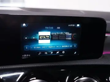 MERCEDES-BENZ CLA 250 e Edition AMG Line LED Navi SHZ Temp