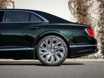 BENTLEY Flying Spur Mulliner V8 PHEV 782hp