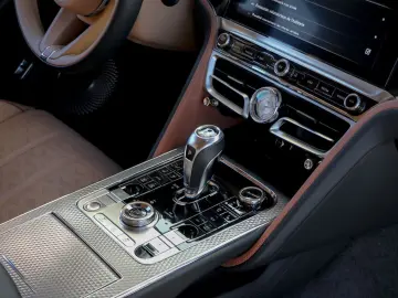 BENTLEY Flying Spur Mulliner V8 PHEV 782hp