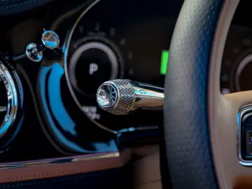 BENTLEY Flying Spur Mulliner V8 PHEV 782hp