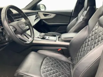 AUDI SQ8 TFSI quattro tiptronic AHK HUD Matrix Wank