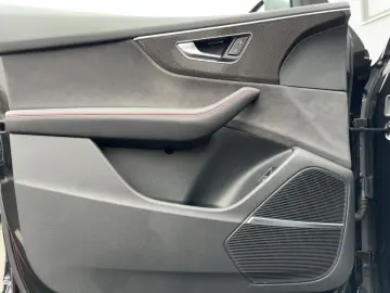 AUDI SQ8 4.0TFSI quattro competition plus Matrix Pano