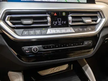 BMW X4 20dMSport Navi HUD Laserlicht RFK eSitze Lede