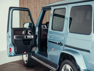 MERCEDES-BENZ G63 AMG  MANUFAKTUR Azzurro Metallizzato