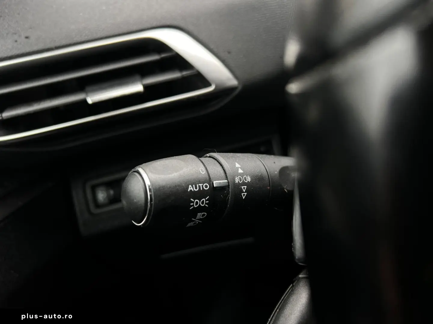 Peugeot 3008 Gen-Ii-2016