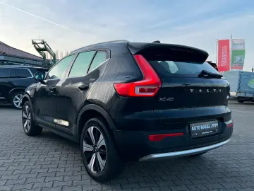 VOLVO XC40 T4 Core Plug-In