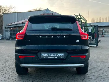 VOLVO XC40 T4 Core Plug-In