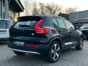 VOLVO XC40 T4 Core Plug-In