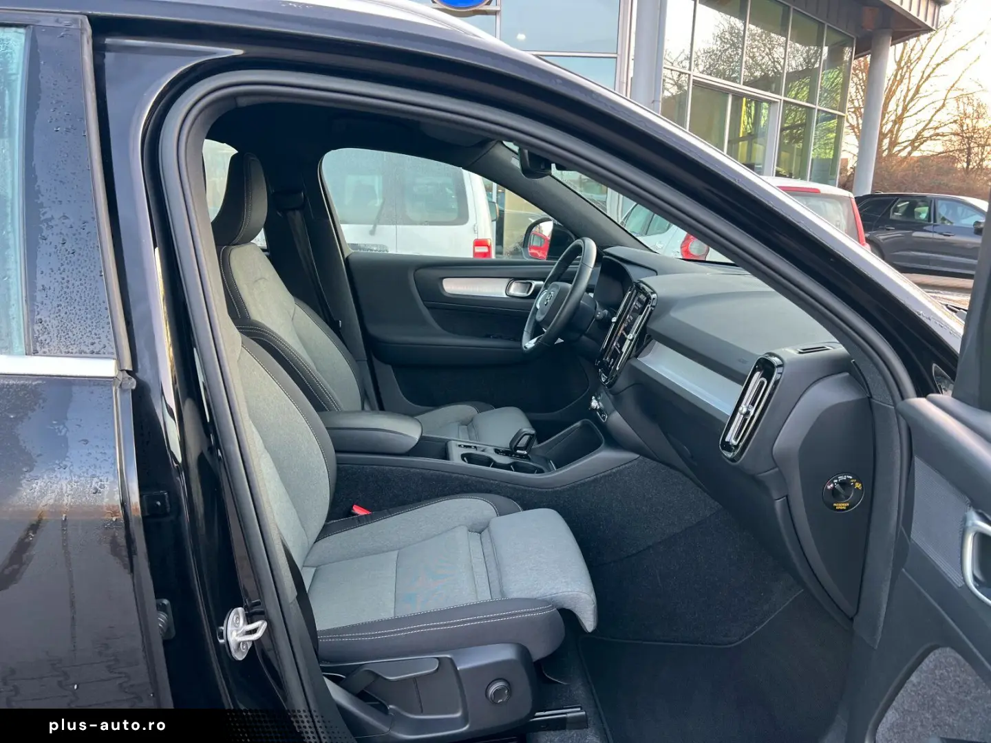 VOLVO XC40 T4 Core Plug-In