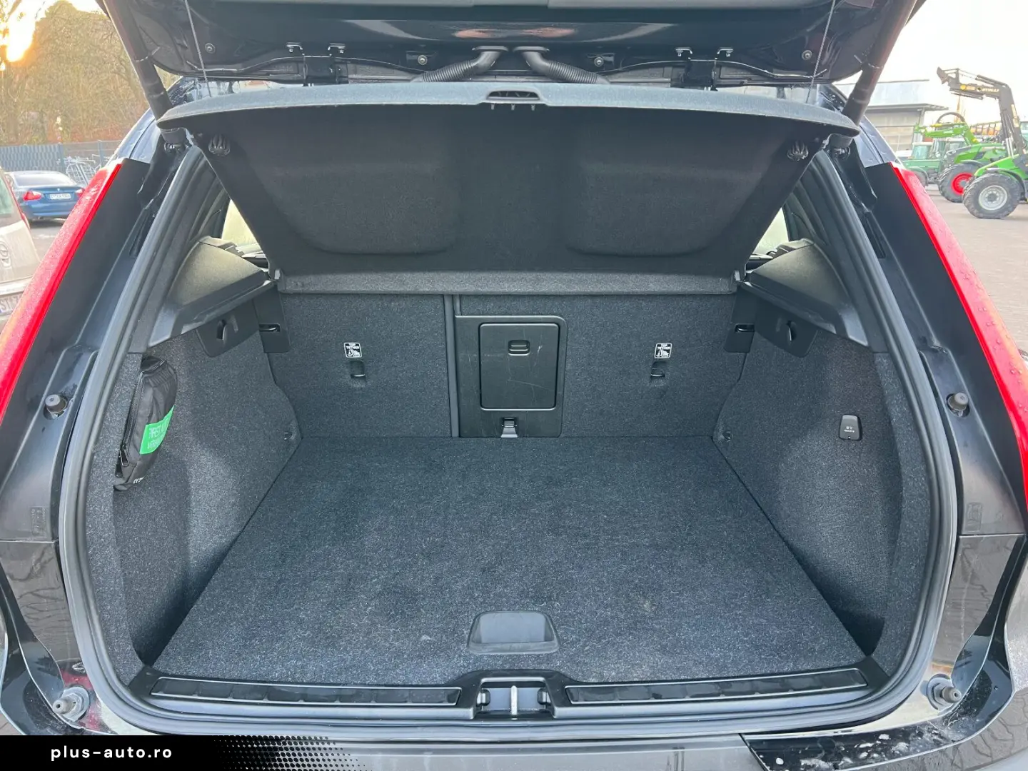 VOLVO XC40 T4 Core Plug-In