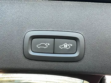 VOLVO XC40 T4 Core Plug-In