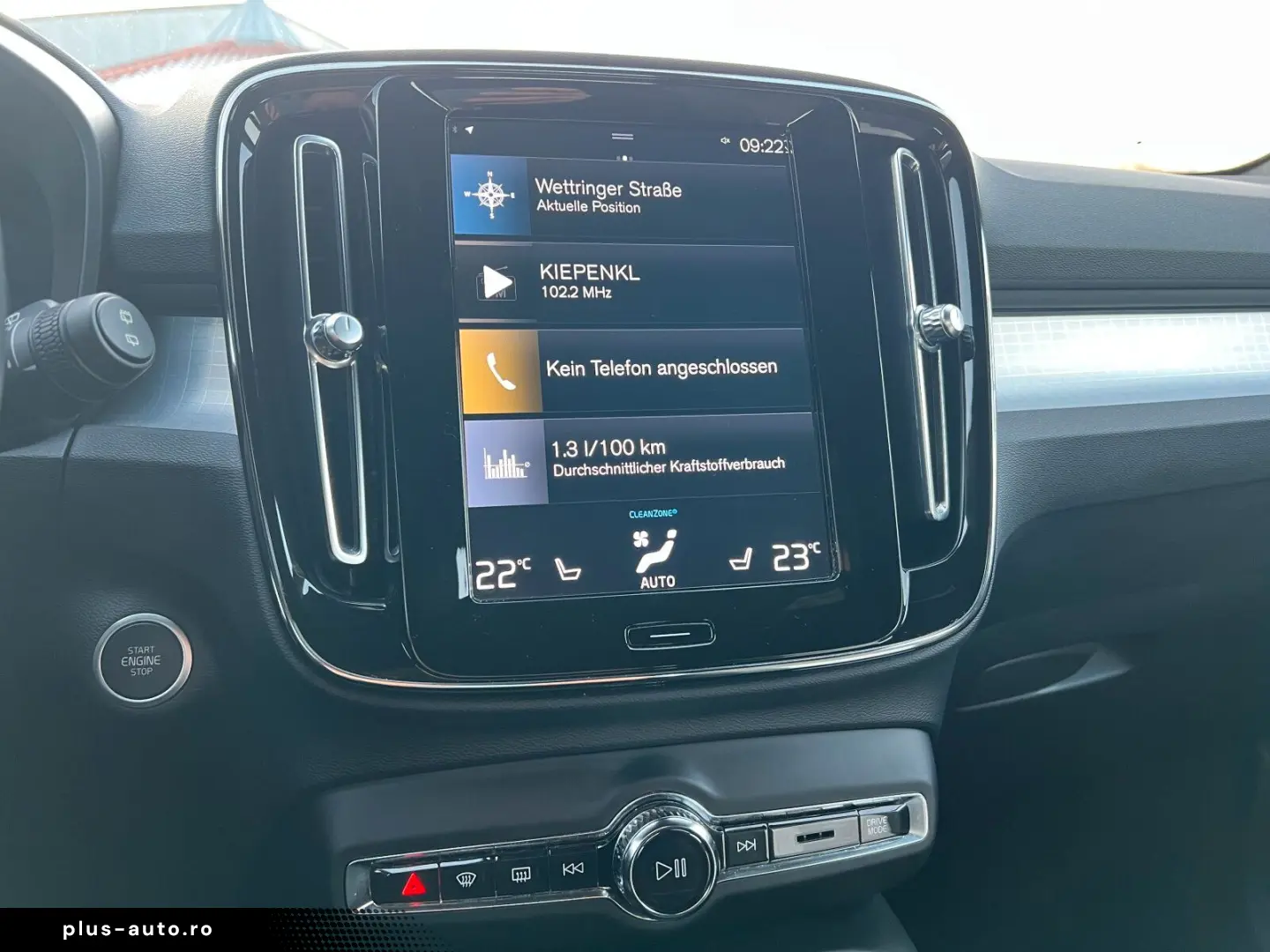 VOLVO XC40 T4 Core Plug-In