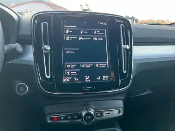 VOLVO XC40 T4 Core Plug-In