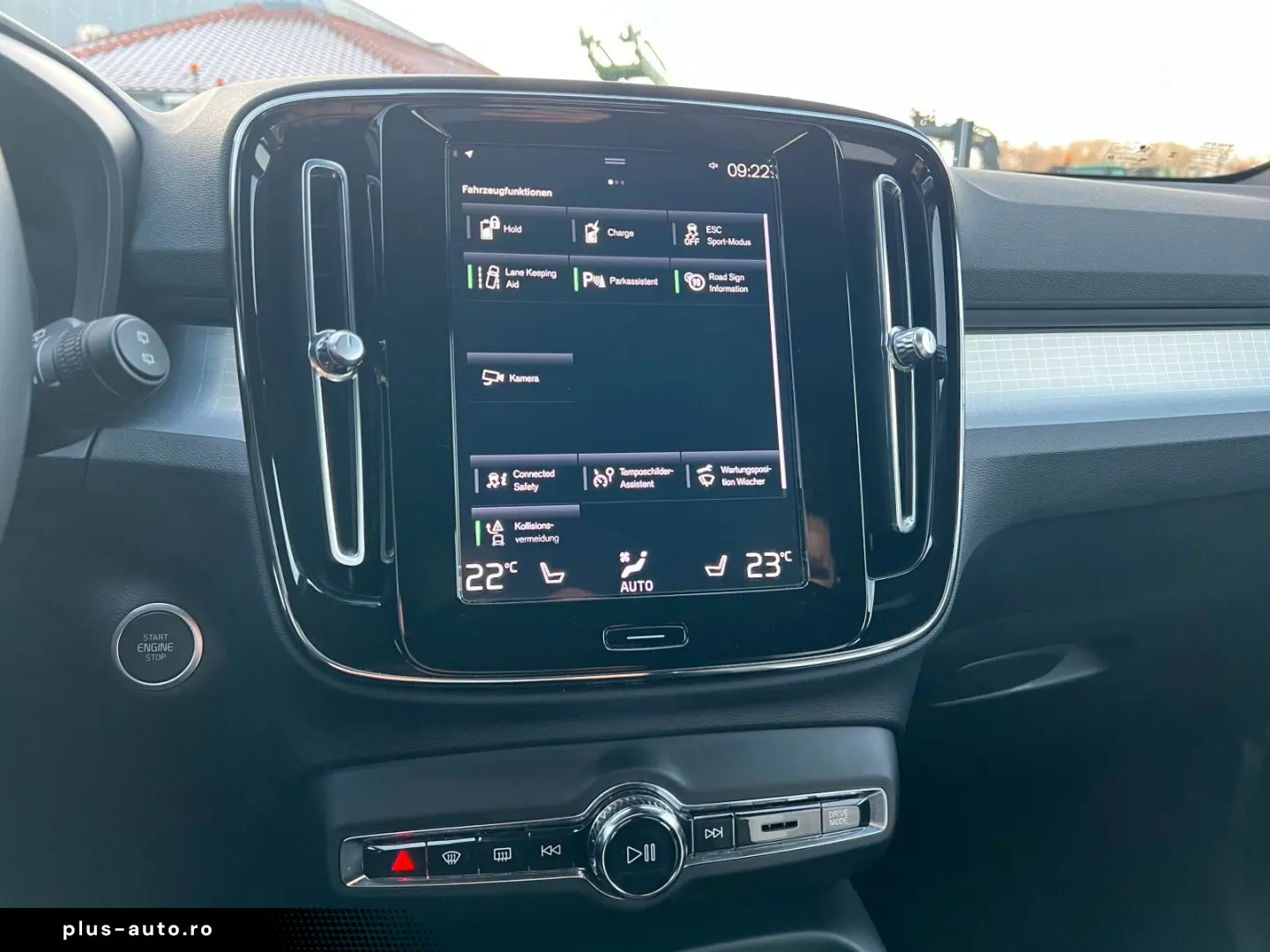 VOLVO XC40 T4 Core Plug-In