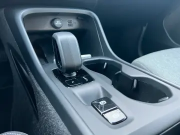 VOLVO XC40 T4 Core Plug-In