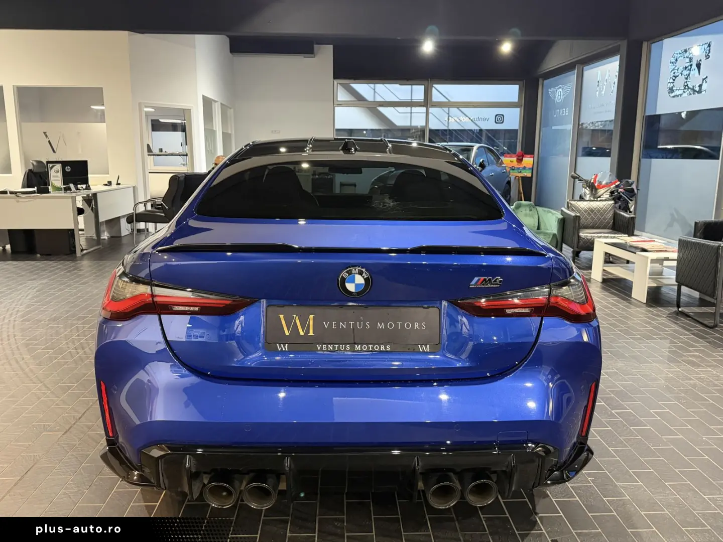 BMW M4 xDrive COMPETITION H&K CARBON LED BLUE LED