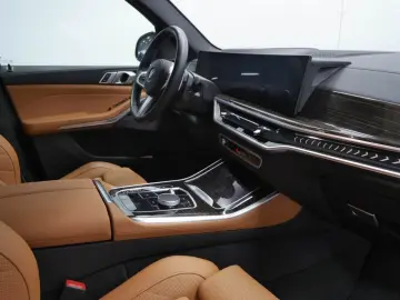 BMW X5 x30d M Sport Pro HUD SurView Ha Ka.AHK Park