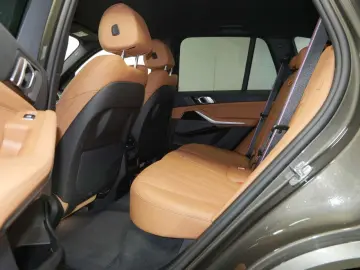 BMW X5 x30d M Sport Pro HUD SurView Ha Ka.AHK Park