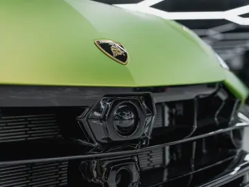LAMBORGHINI Urus SE HYBRID MASSAGE FULL