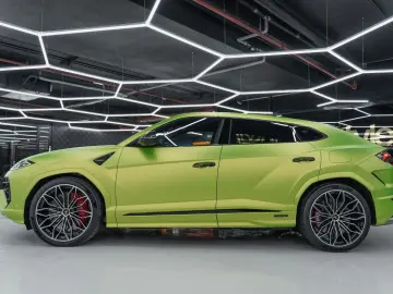 LAMBORGHINI Urus SE HYBRID MASSAGE FULL