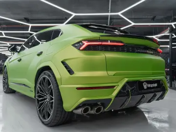 LAMBORGHINI Urus SE HYBRID MASSAGE FULL