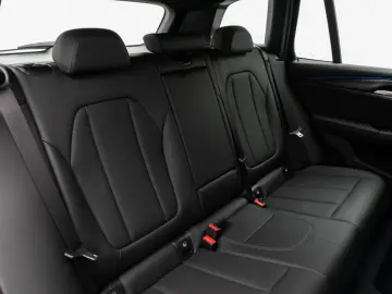 BMW X3 xD30e M Sport 360 Laser HUD DAB HiFi Komfort