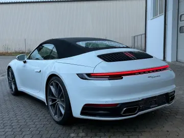 PORSCHE 911 Carrera Cabriolet BOSE Kamera Spurhalte ACC
