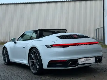 PORSCHE 911 Carrera Cabriolet BOSE Kamera Spurhalte ACC