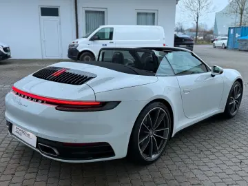 PORSCHE 911 Carrera Cabriolet BOSE Kamera Spurhalte ACC