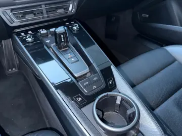 PORSCHE 911 Carrera Cabriolet BOSE Kamera Spurhalte ACC