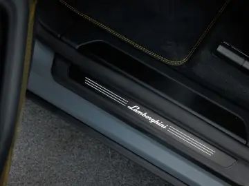 LAMBORGHINI Urus SE MY25   Carbon I Full Xpel