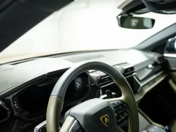LAMBORGHINI Urus 4.0 V8 PHEV SE
