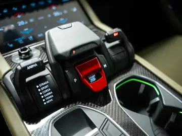 LAMBORGHINI Urus 4.0 V8 PHEV SE