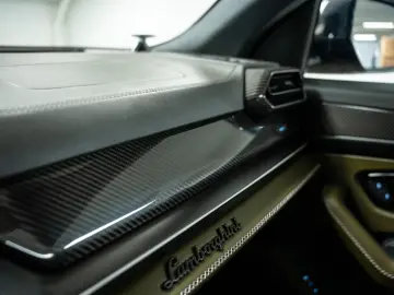 LAMBORGHINI Urus 4.0 V8 PHEV SE