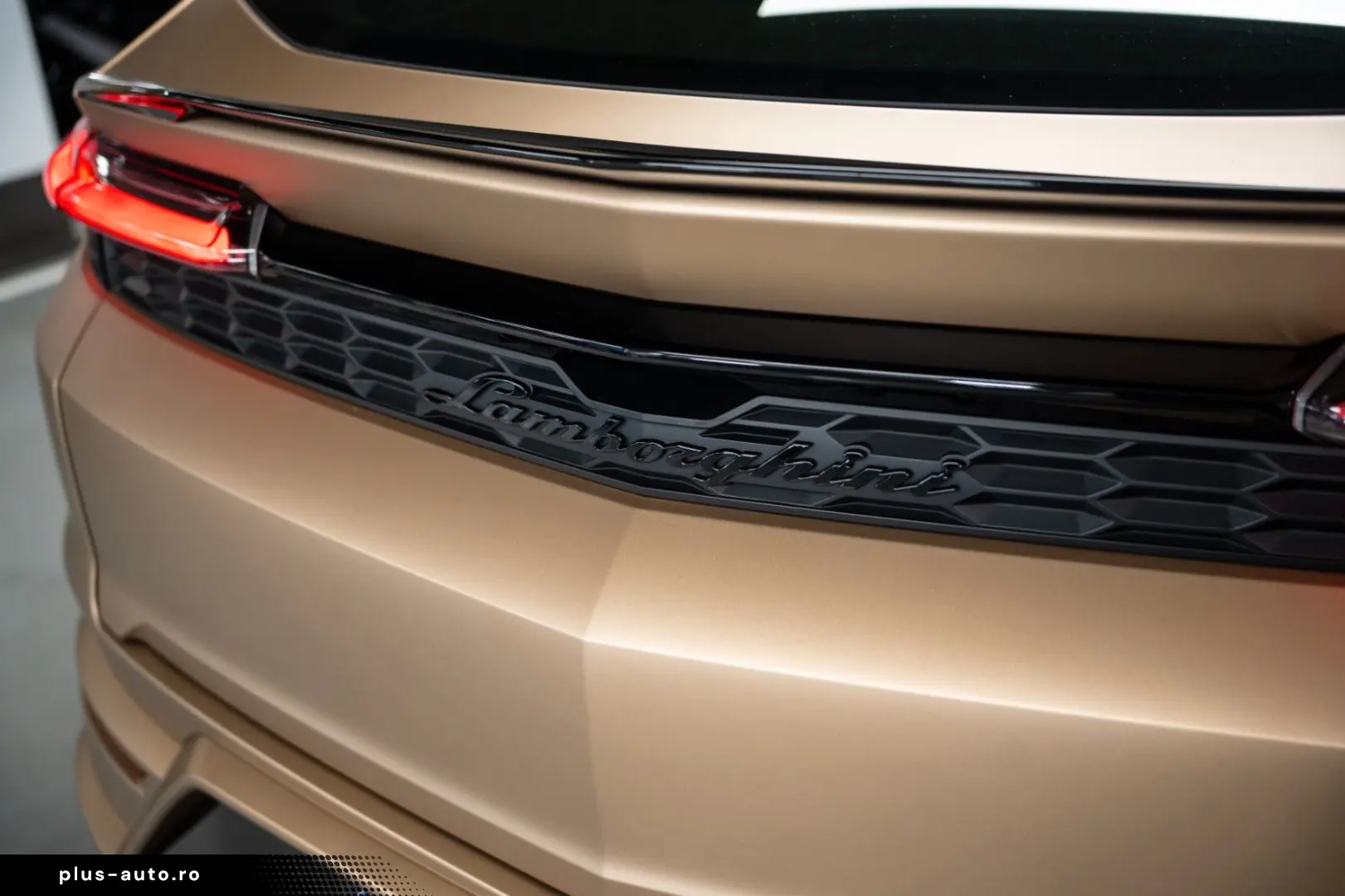 LAMBORGHINI Urus 4.0 V8 PHEV SE