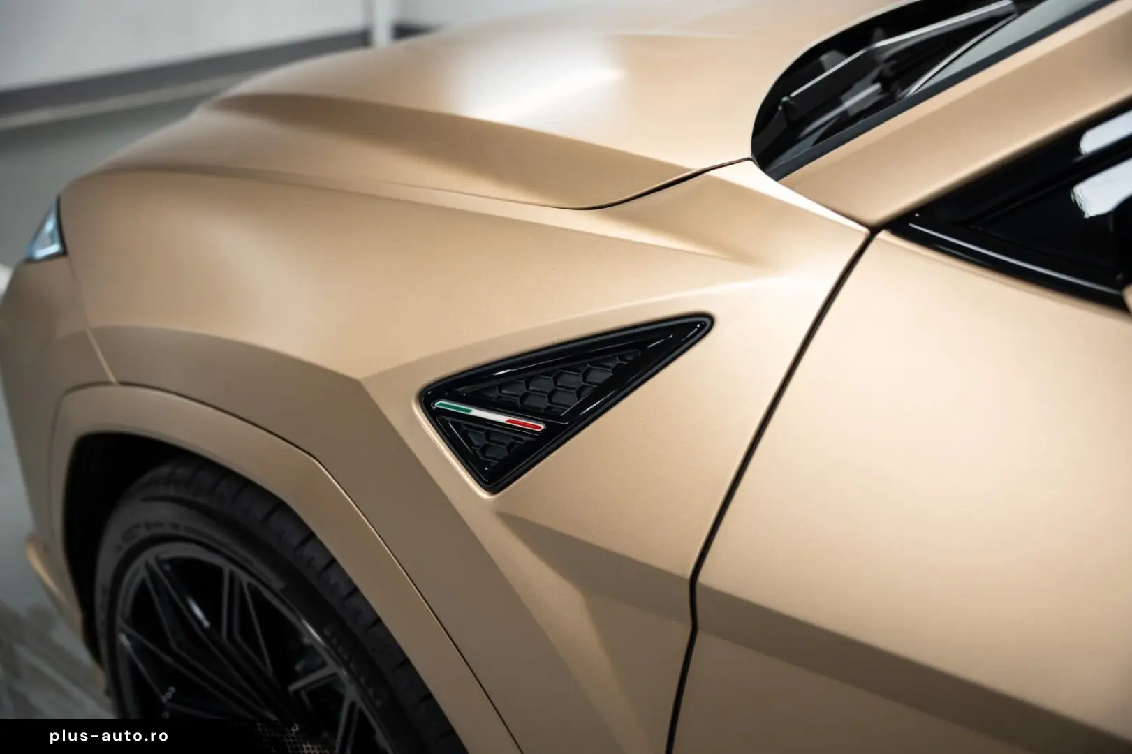 LAMBORGHINI Urus 4.0 V8 PHEV SE