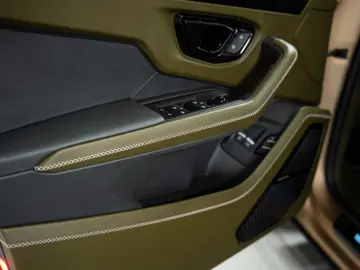 LAMBORGHINI Urus 4.0 V8 PHEV SE