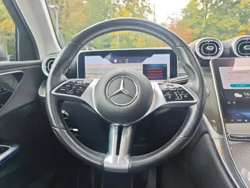 MERCEDES-BENZ GLC 200 NEUES MODEL ADVANCED  PANORAMA