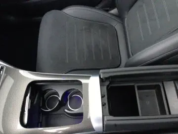 MERCEDES-BENZ GLC 200 4M AMG Line DigiLight KeyGo S-Dach TWA